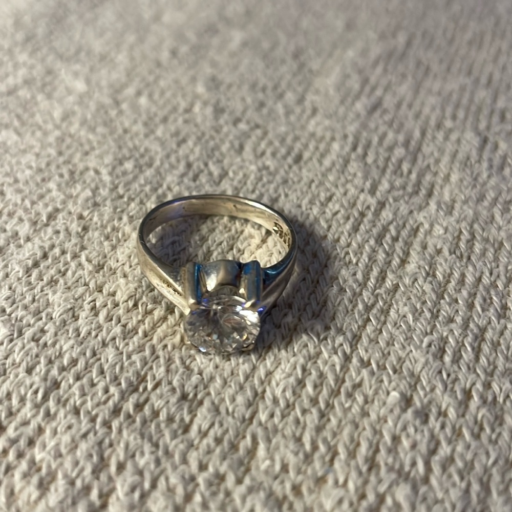 Silver zirconia ring